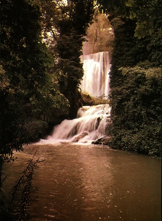Cascada en el Parque Natural del Monasterio de Piedra