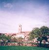L'église de Castel de Cabra depuis le jardin de Colaba