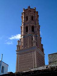 Tower of iglesia de Villamayor